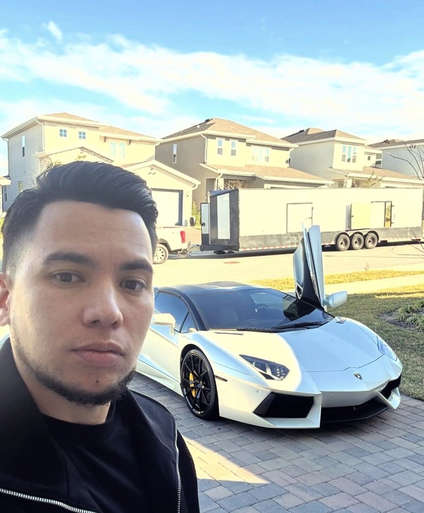 Anderson L. with his Lamborghini Aventador, bought with Dream Car Secrets